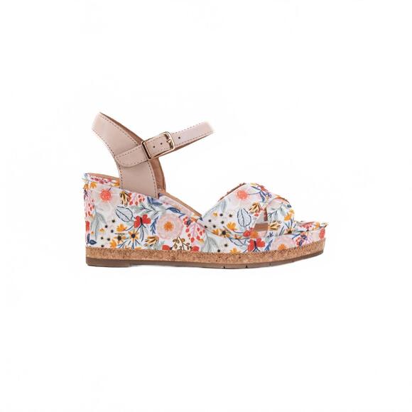 CLARKS Shoes - NEW CLARKS women's chicly floral wedge sandal in white